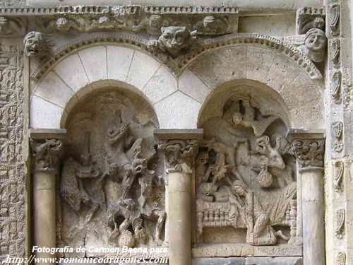 LADO OESTE DEL PORTAL-DETALLE